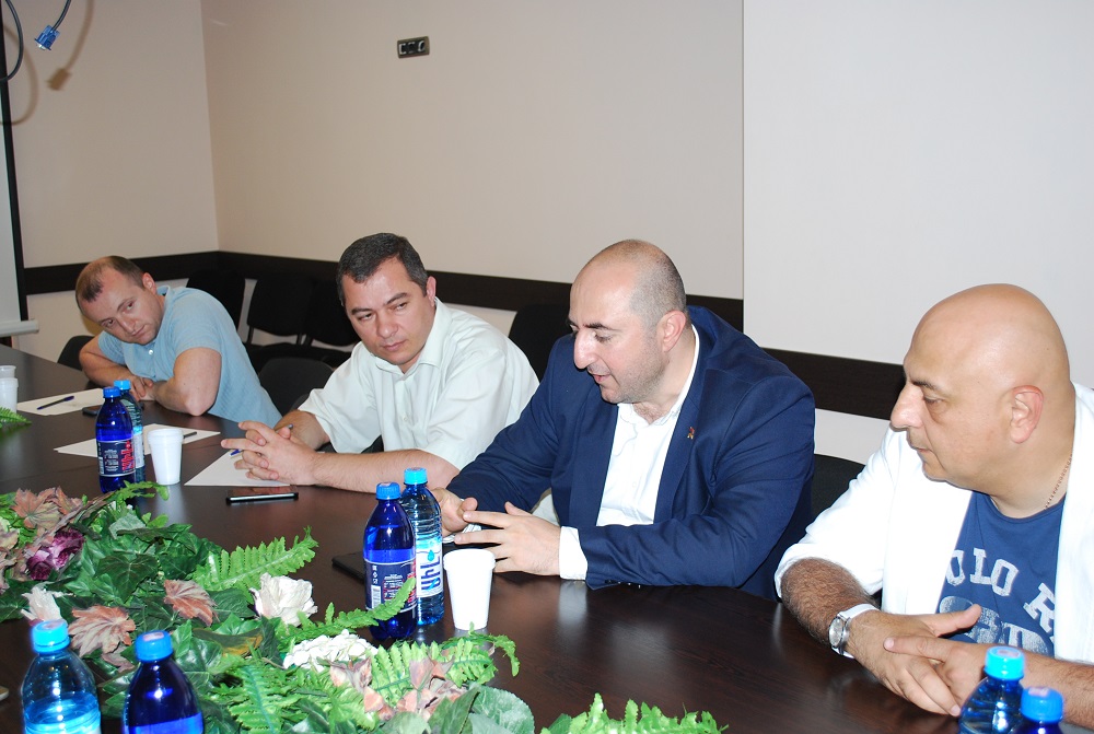 ԱԺ- գործարար կապը